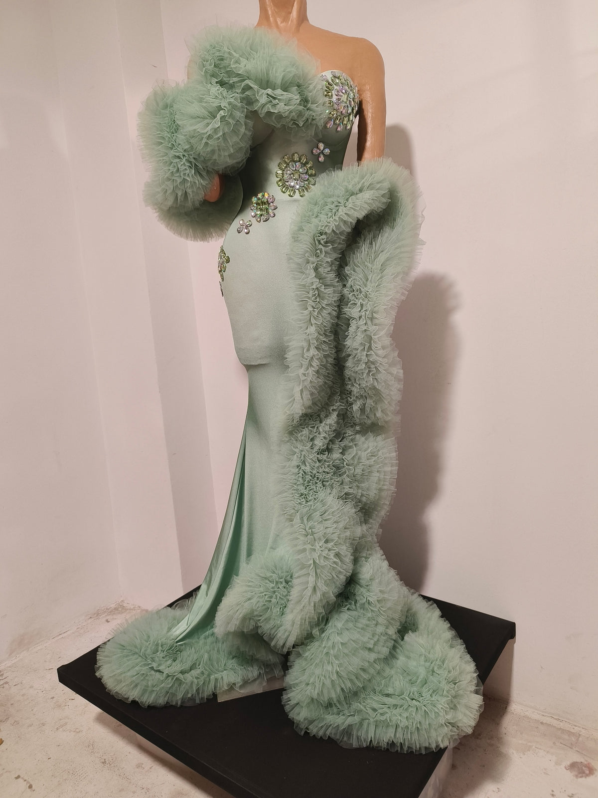 CELESINYI Migua Crystal Melon Tulle Gown