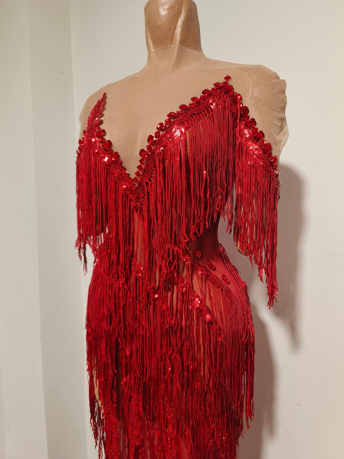 CELESINYI Lazhu Rhinestone Red Fringe Gown