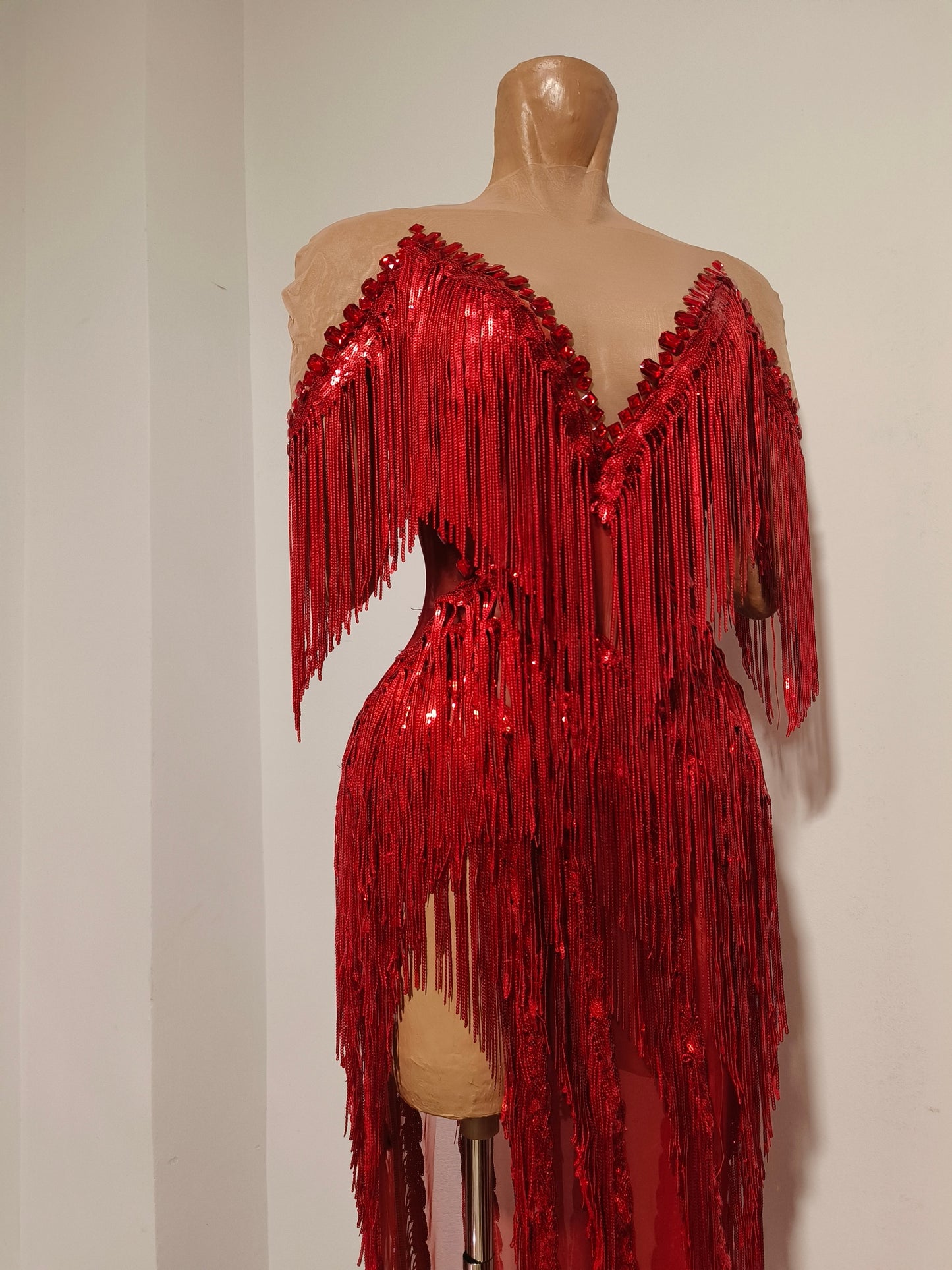 CELESINYI Lazhu Rhinestone Red Fringe Gown