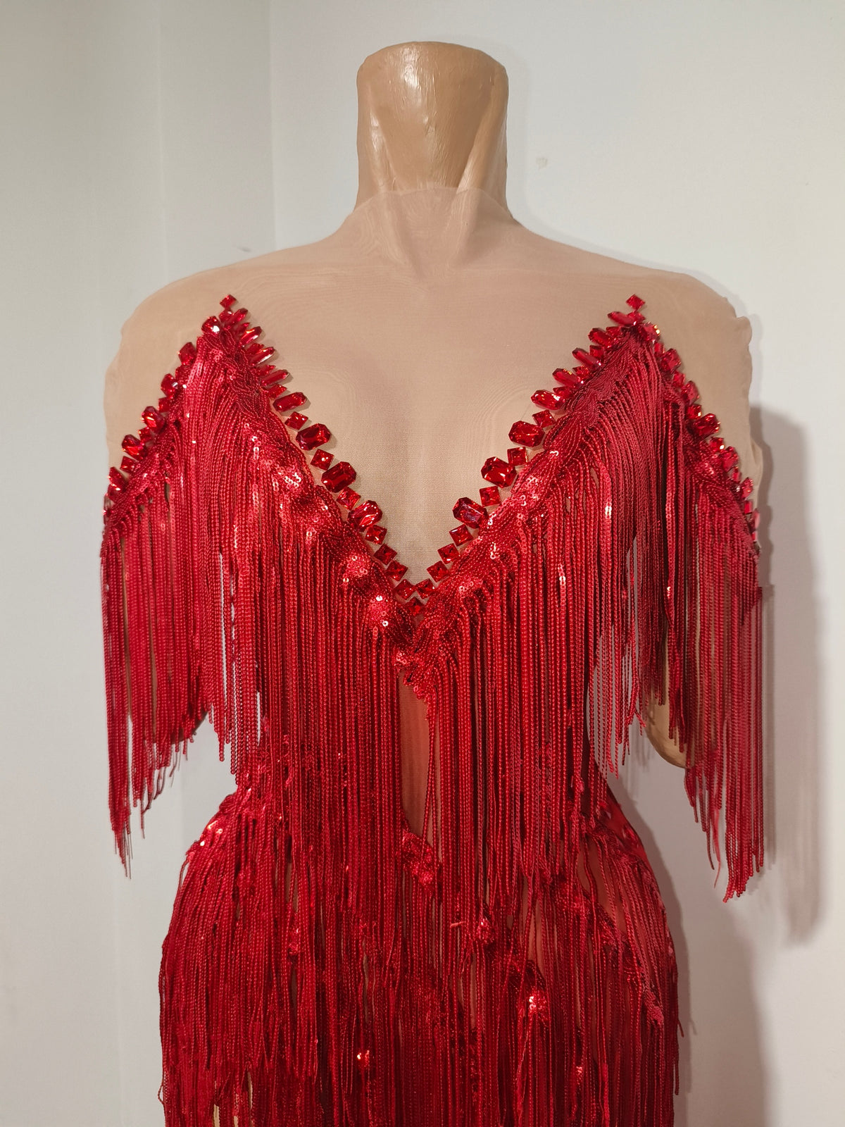 CELESINYI Lazhu Rhinestone Red Fringe Gown