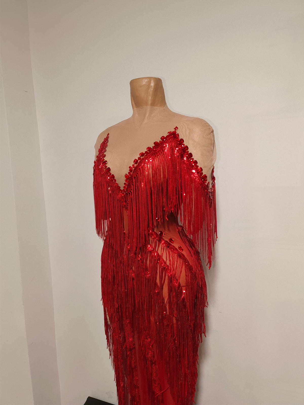 CELESINYI Lazhu Rhinestone Red Fringe Gown