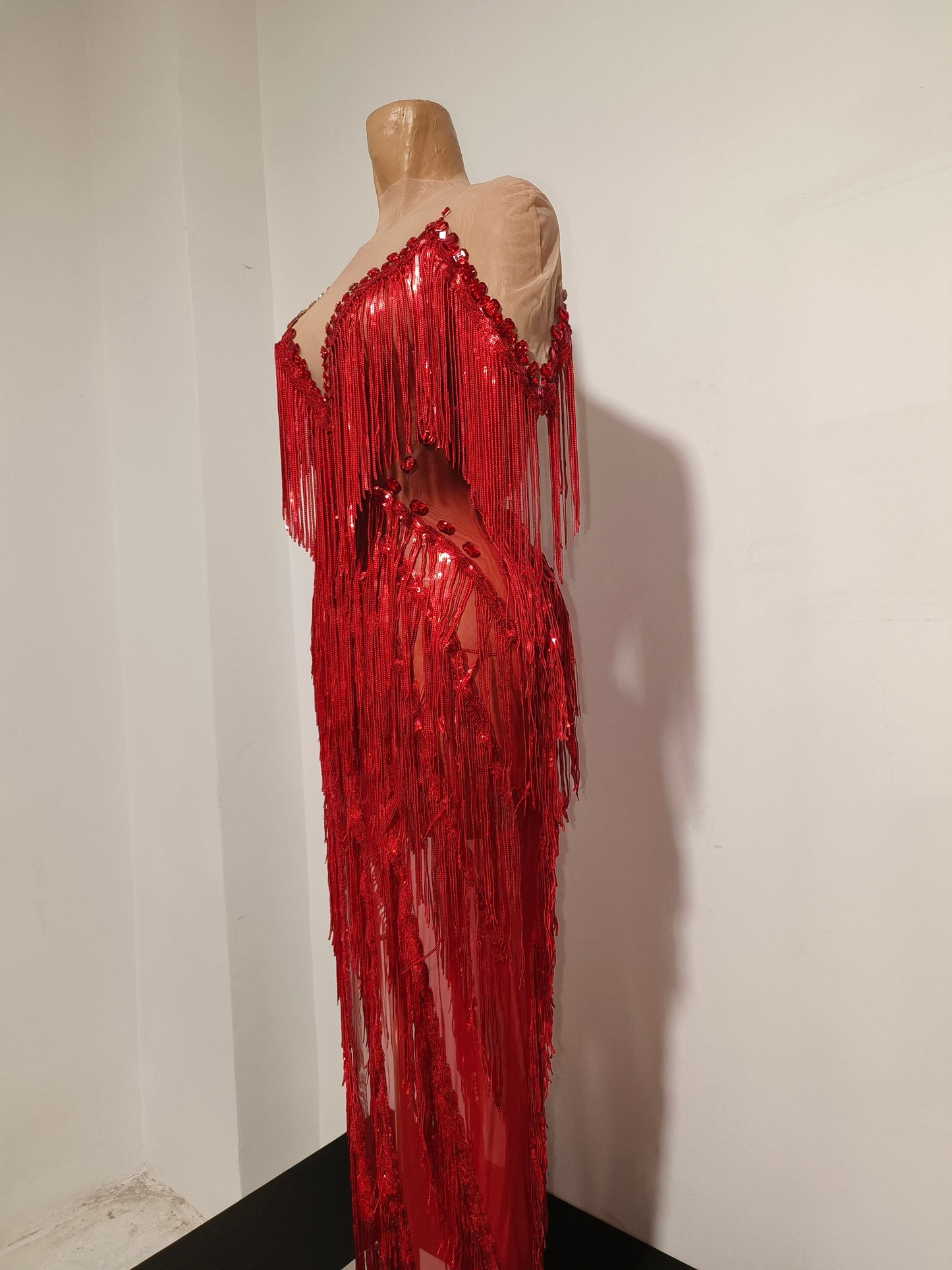 CELESINYI Lazhu Rhinestone Red Fringe Gown