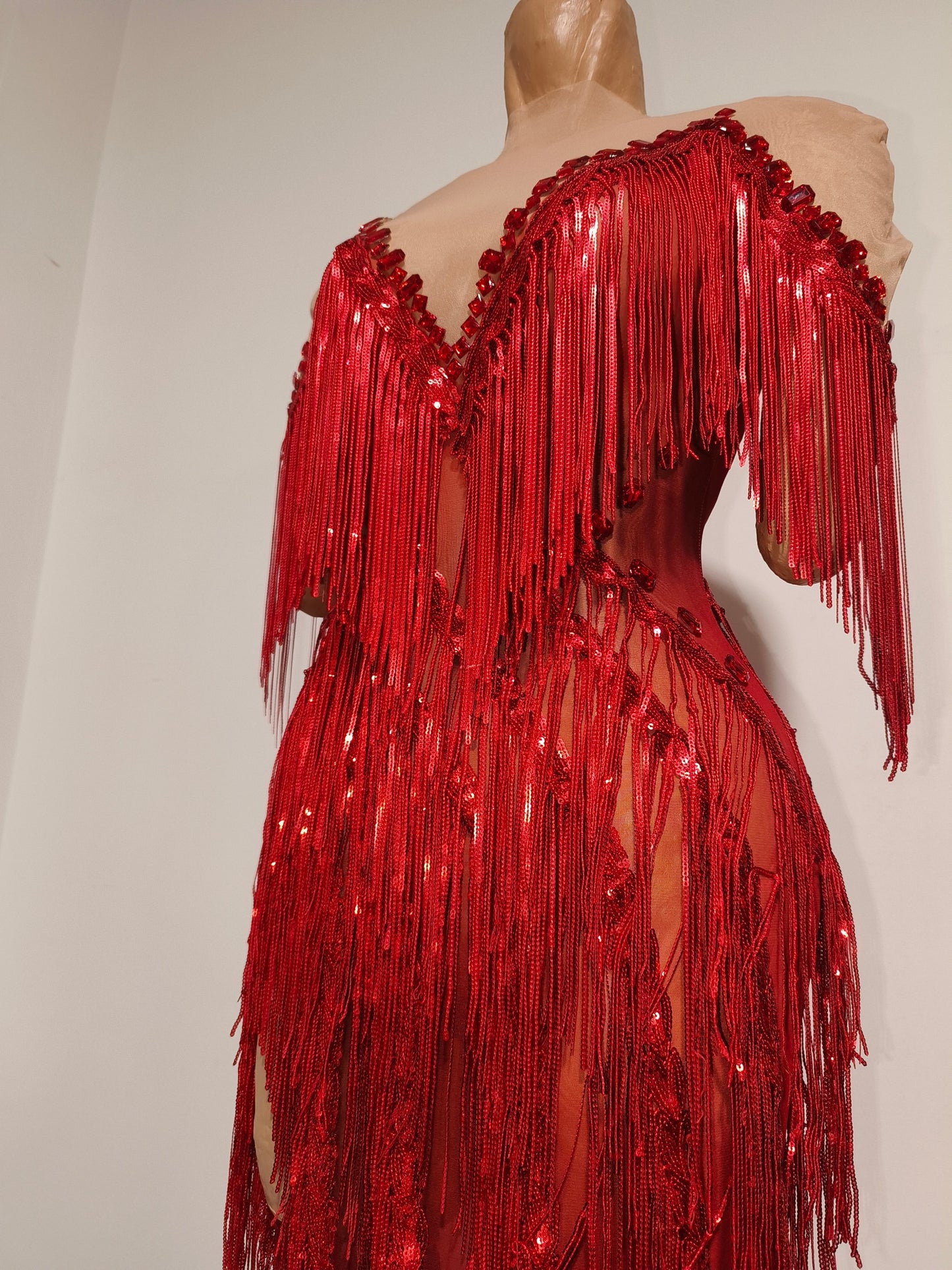 CELESINYI Lazhu Rhinestone Red Fringe Gown