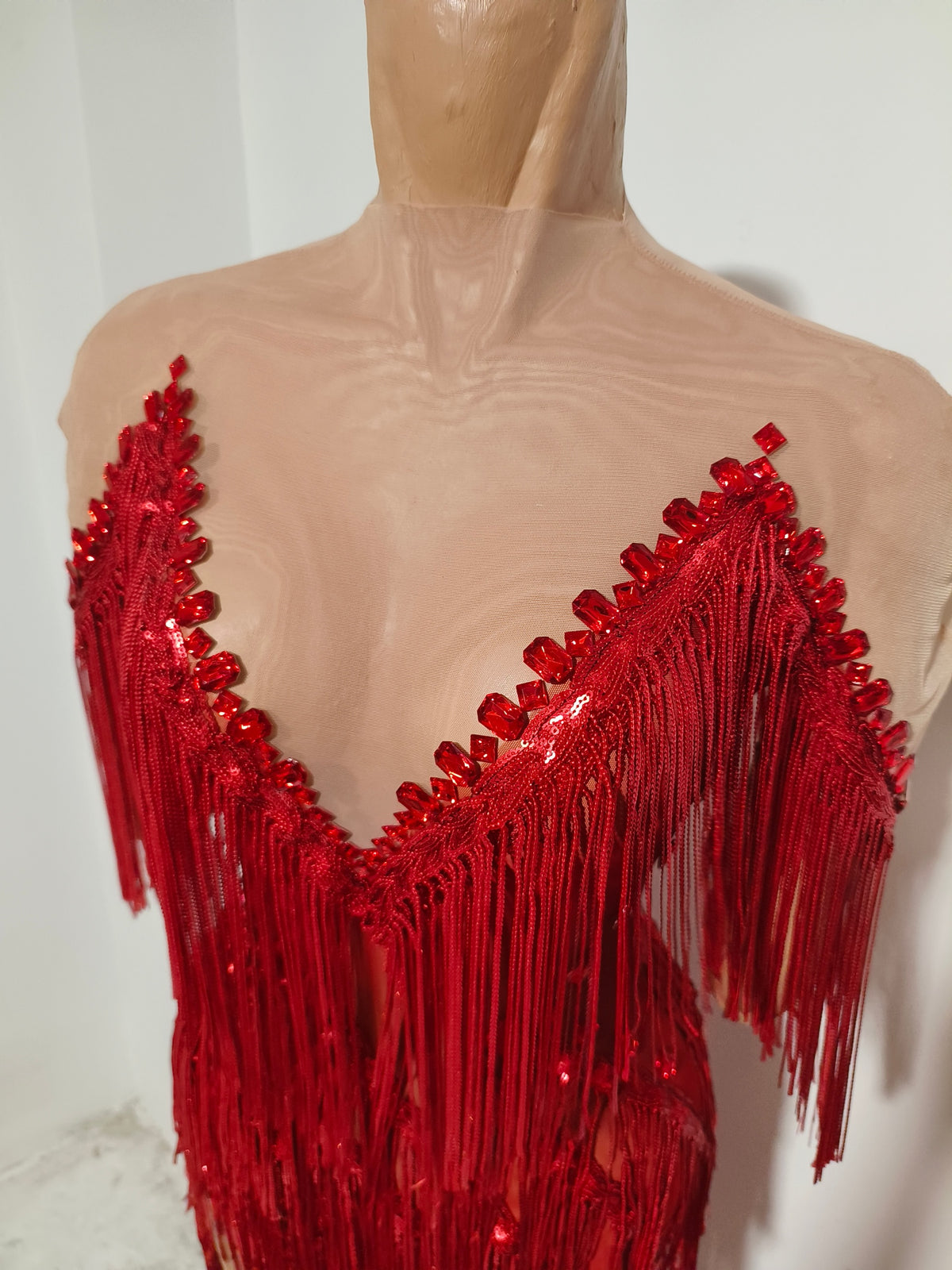 CELESINYI Lazhu Rhinestone Red Fringe Gown