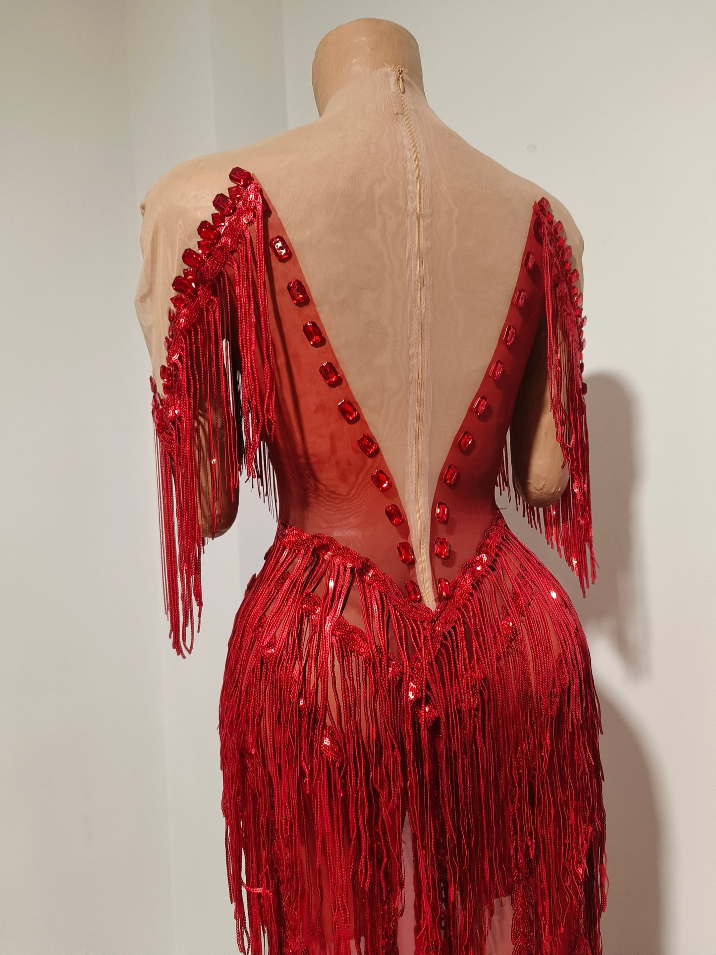 CELESINYI Lazhu Rhinestone Red Fringe Gown