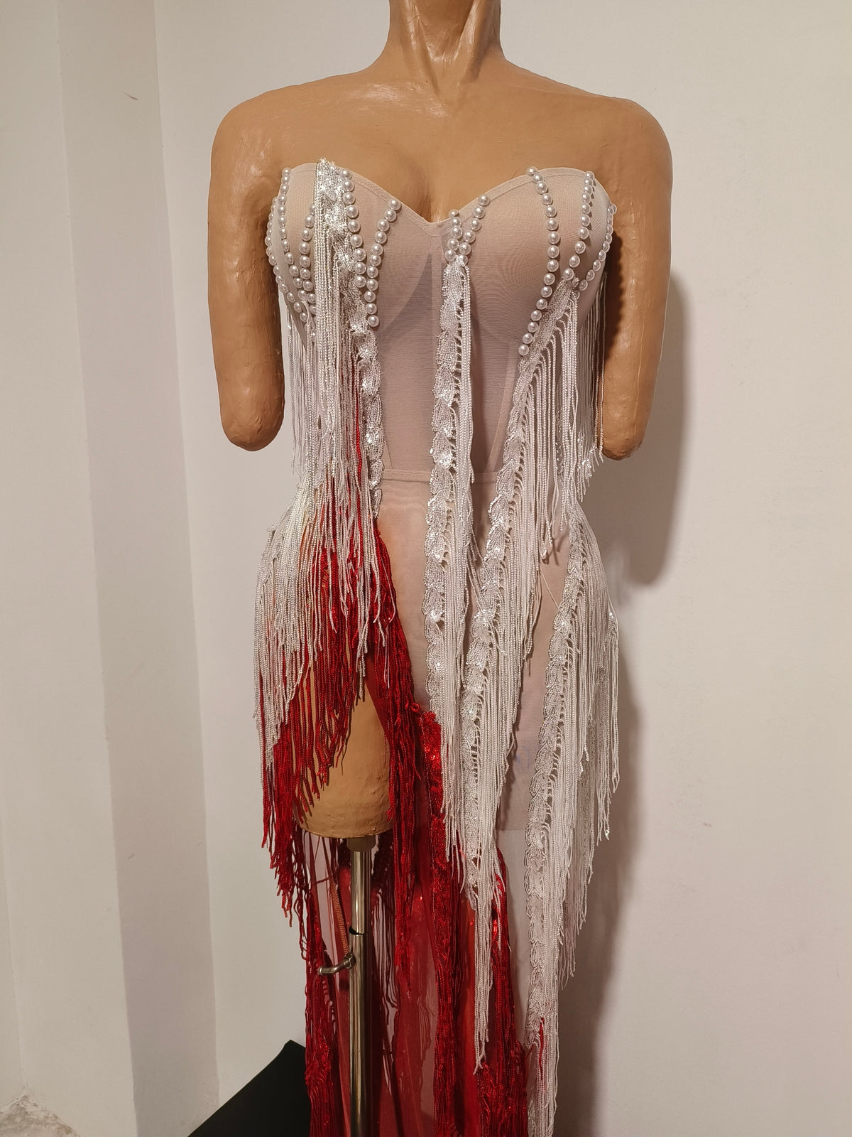 CELESINYI Xuemai Crystal Red White Fringe Gown