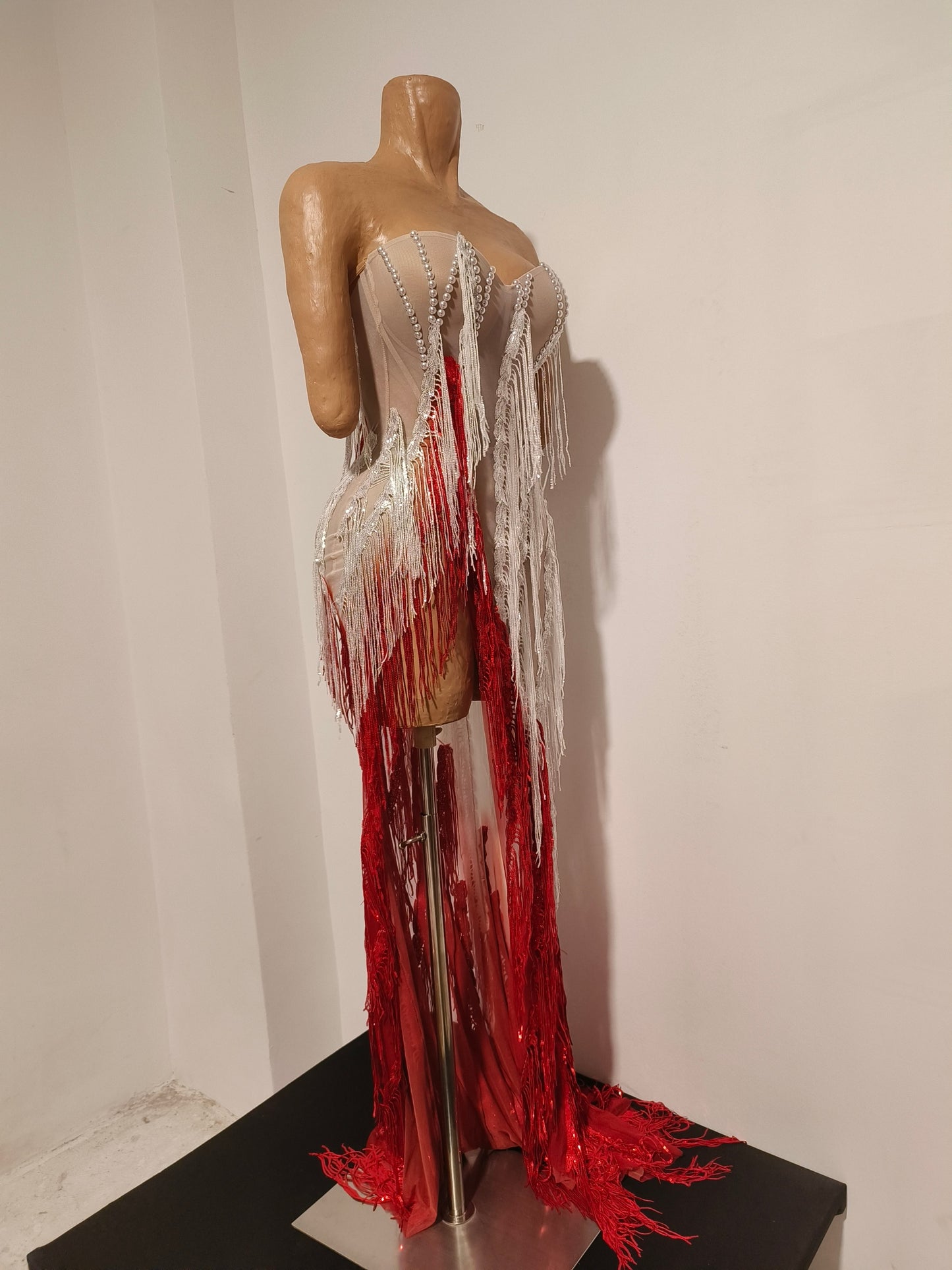 CELESINYI Xuemai Crystal Red White Fringe Gown