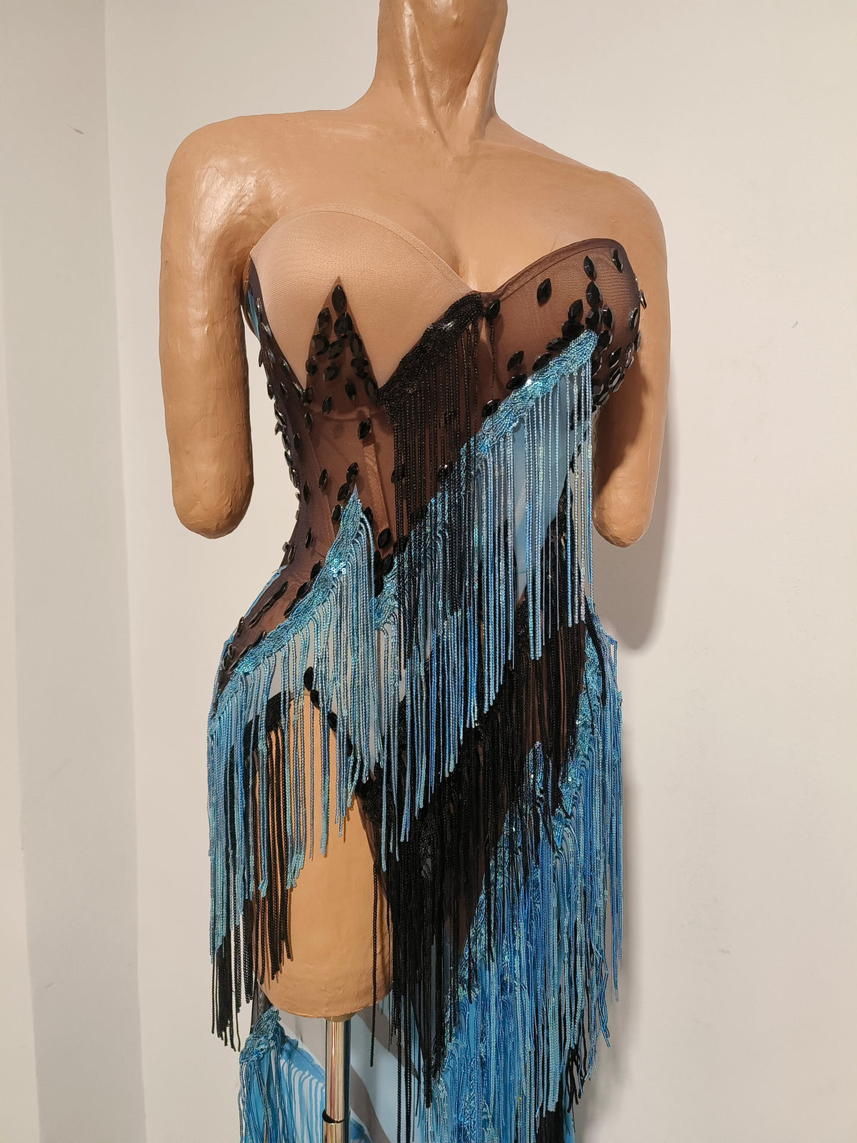 CELESINYI Qinggao Rhinestone Blue Black Fringe Gown