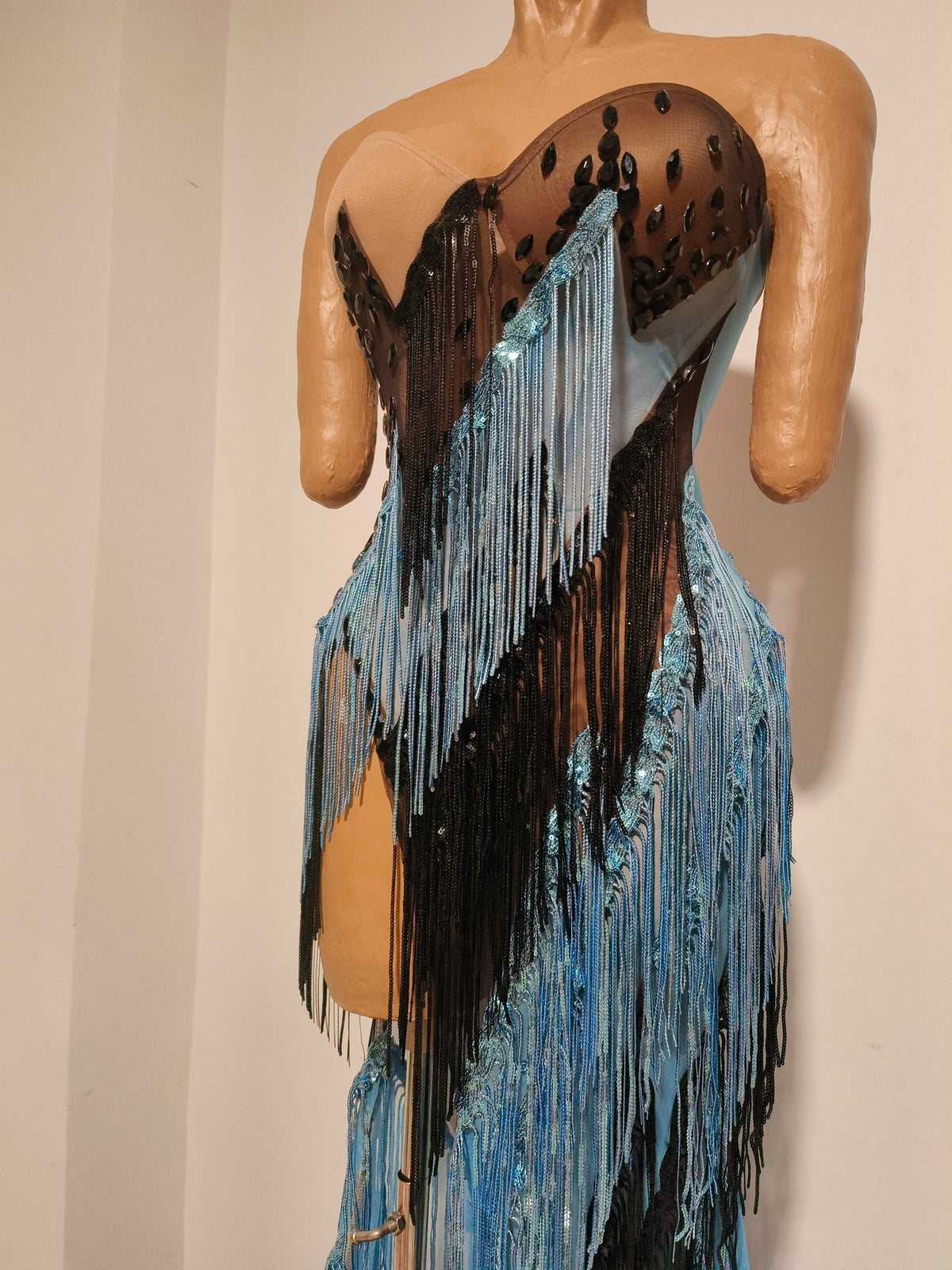 CELESINYI Qinggao Rhinestone Blue Black Fringe Gown