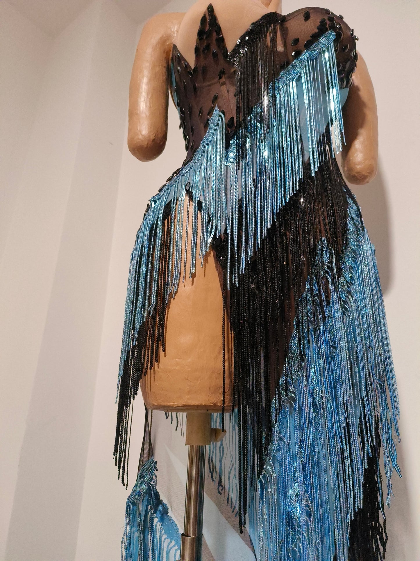 CELESINYI Qinggao Rhinestone Blue Black Fringe Gown