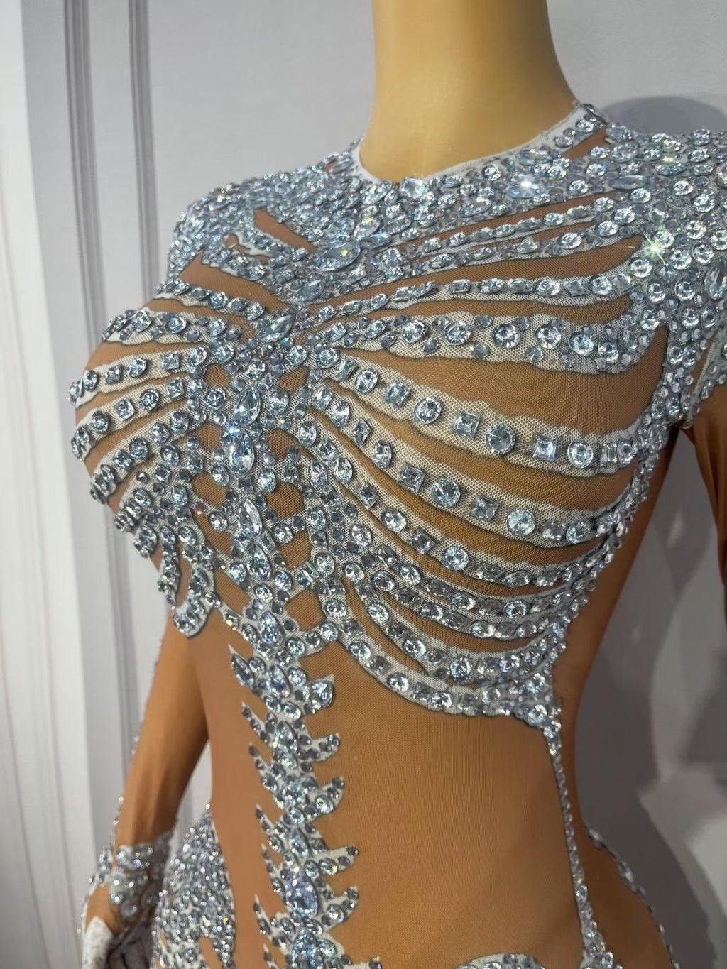 CELESINYI Kulouwang Crystal Skeleton Gown