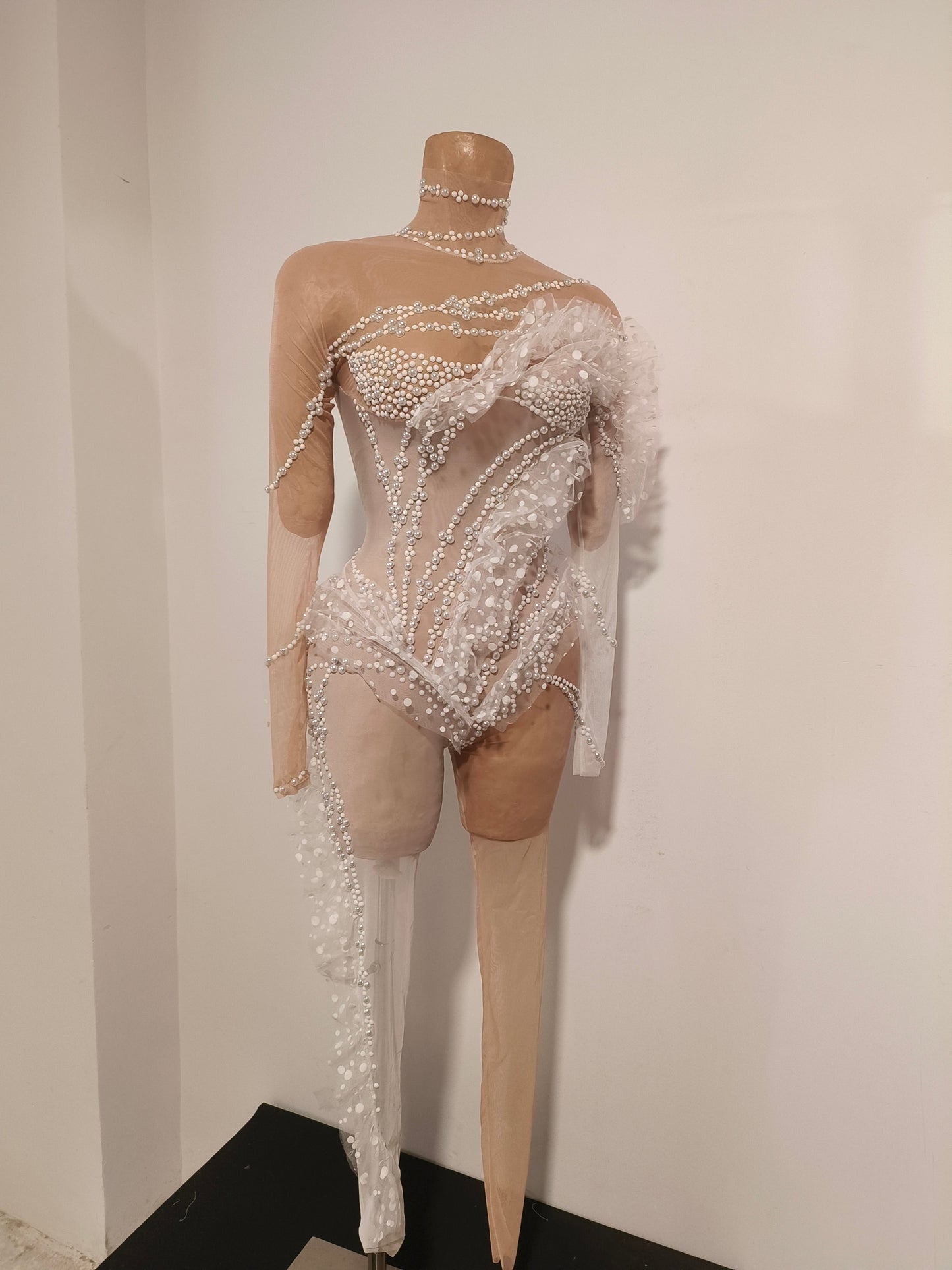 CELESINYI Lengyue Crystal Pearl Bodysuit