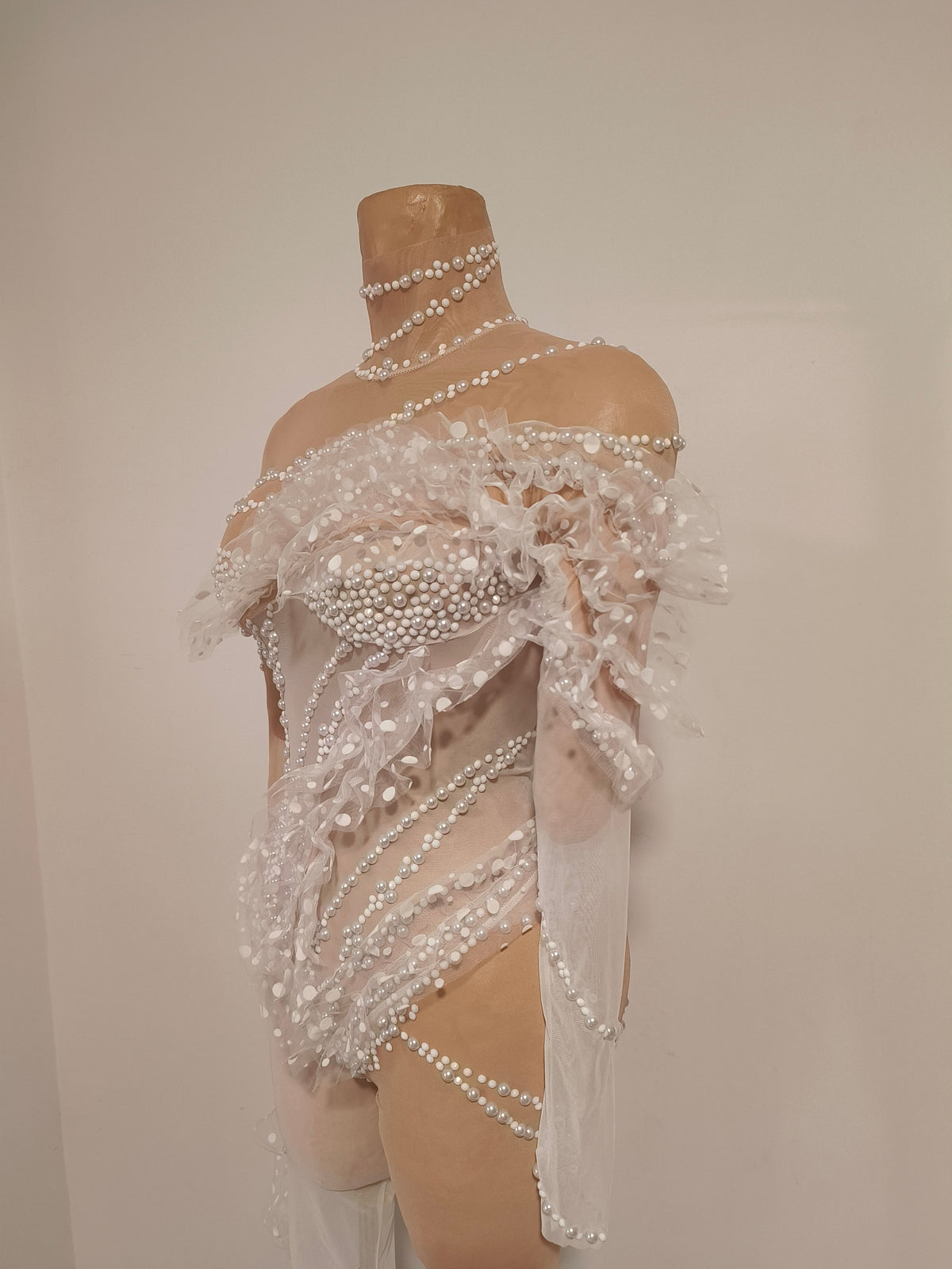 CELESINYI Lengyue Crystal Pearl Bodysuit
