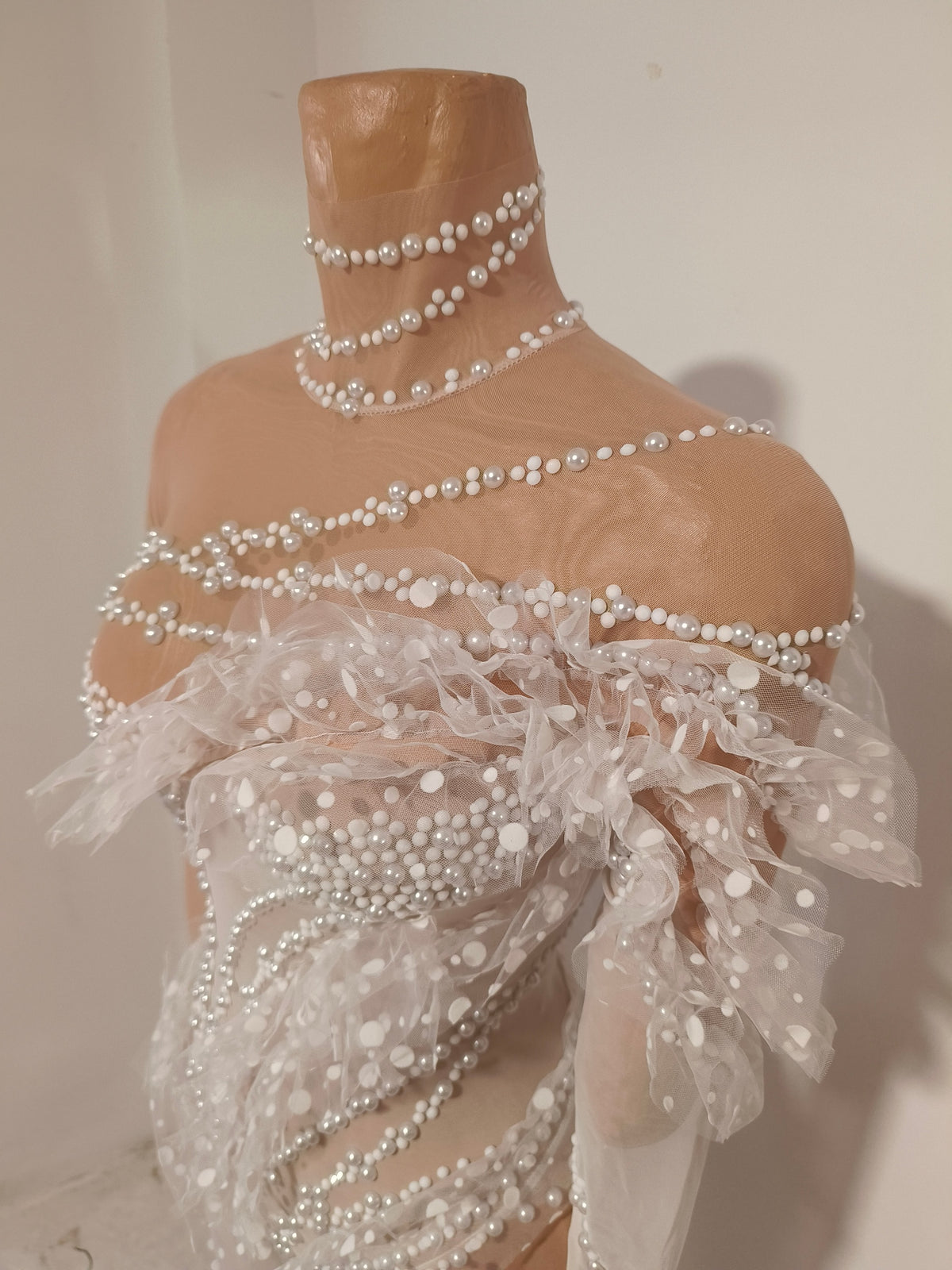 CELESINYI Lengyue Crystal Pearl Bodysuit