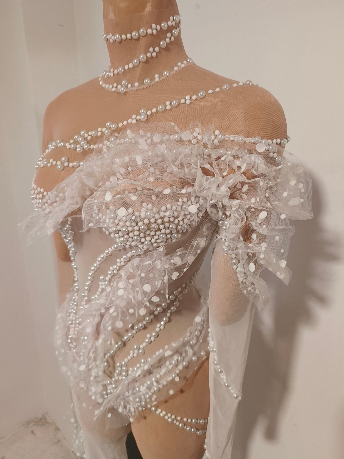 CELESINYI Lengyue Crystal Pearl Bodysuit