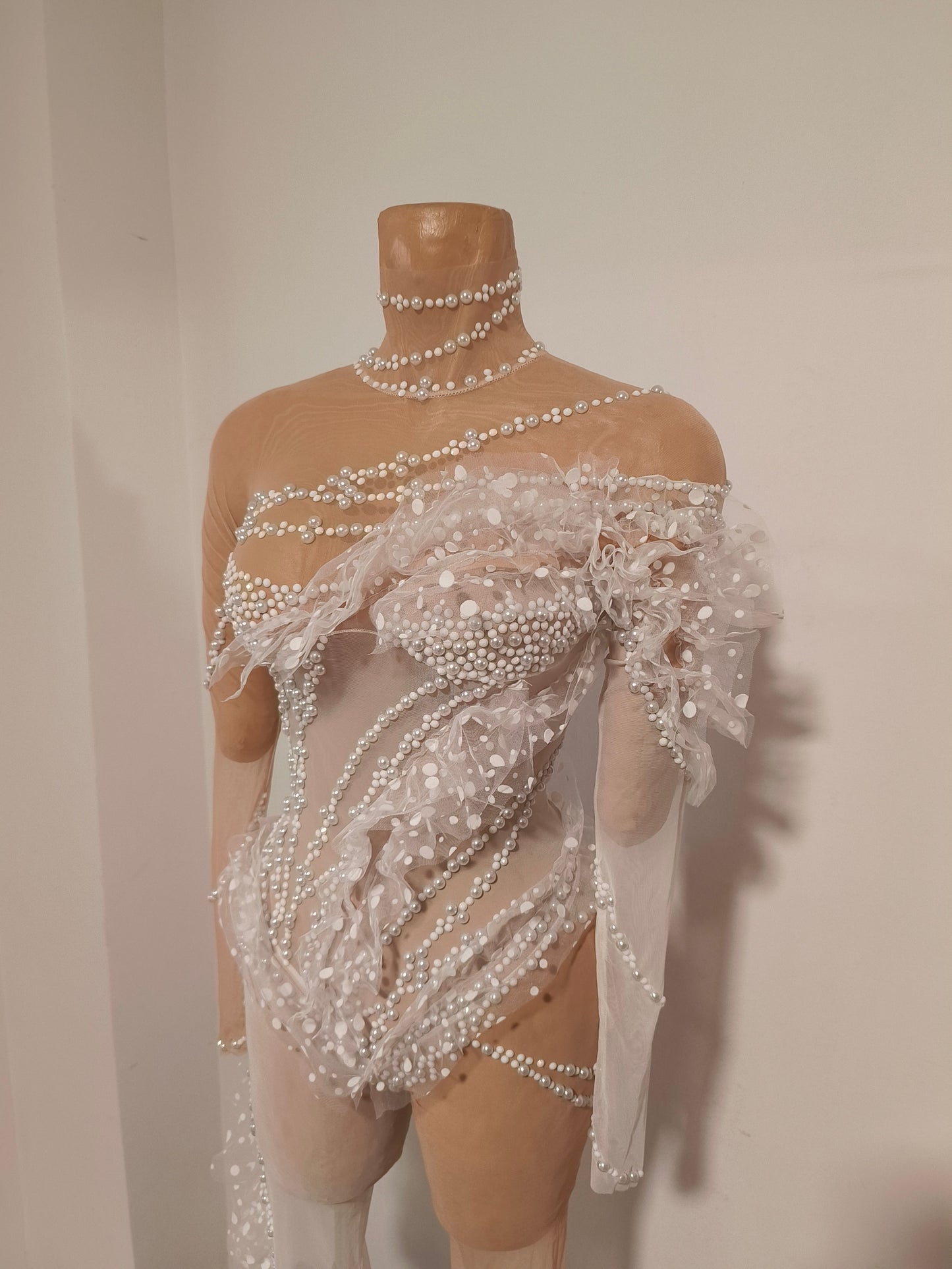 CELESINYI Lengyue Crystal Pearl Bodysuit