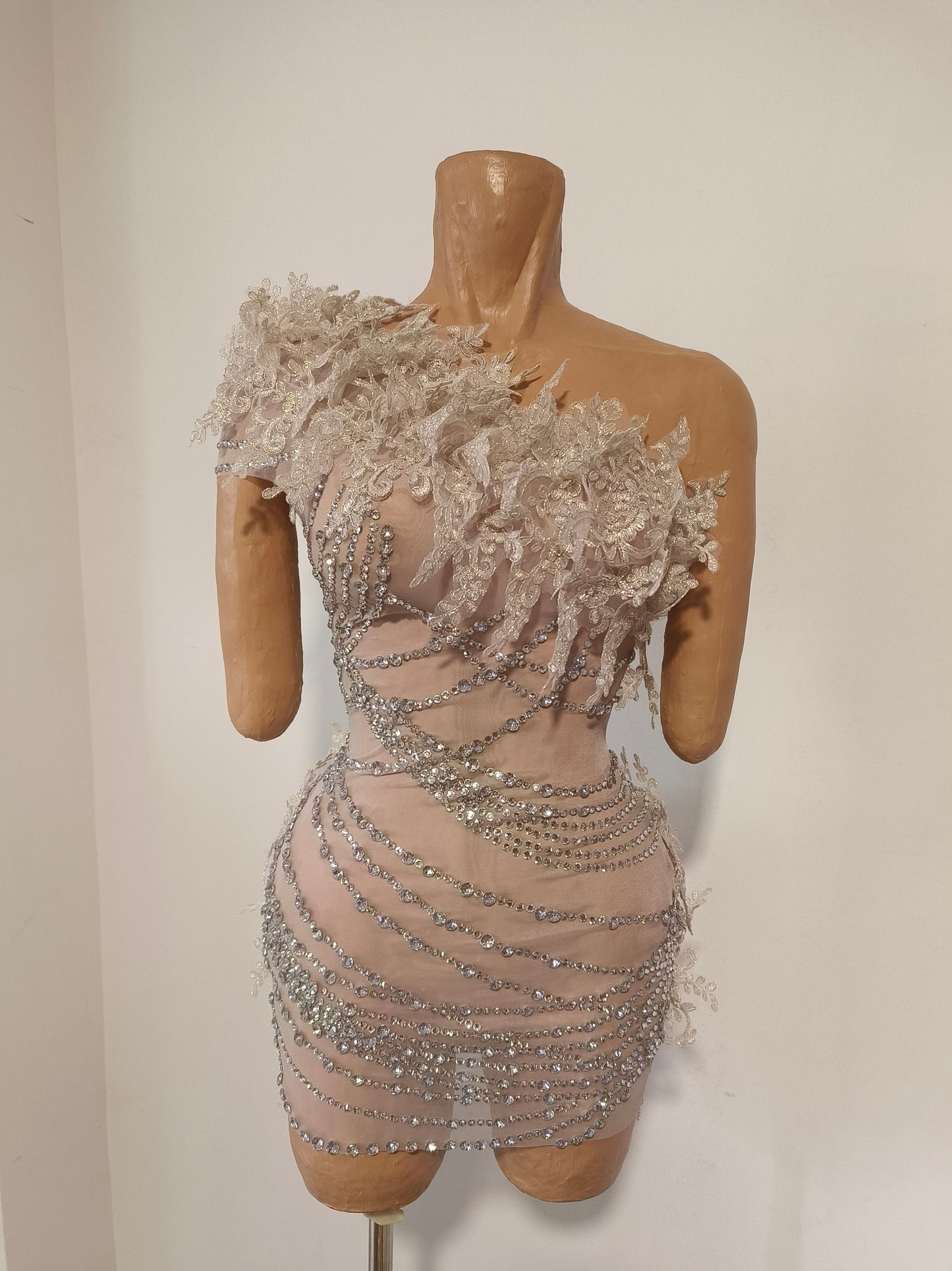 CELESINYI Tanqin Crystal Champagne Lace Mini Dress