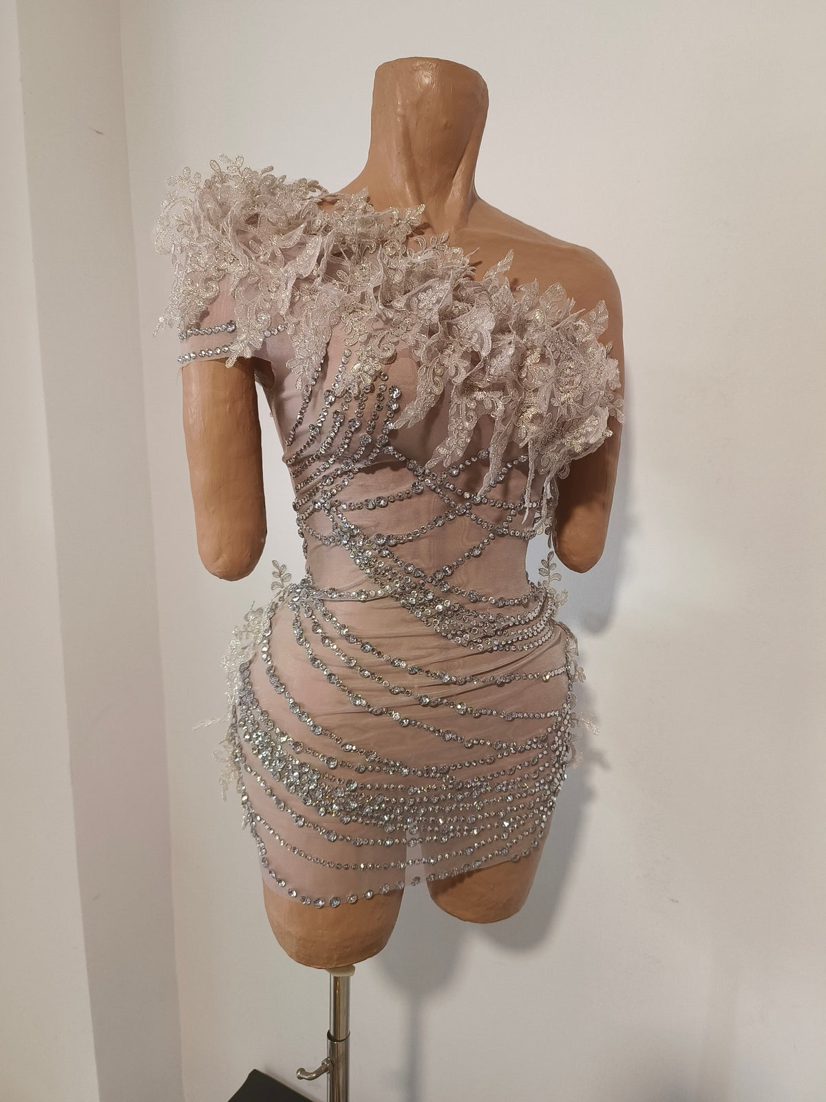 CELESINYI Tanqin Crystal Champagne Lace Mini Dress