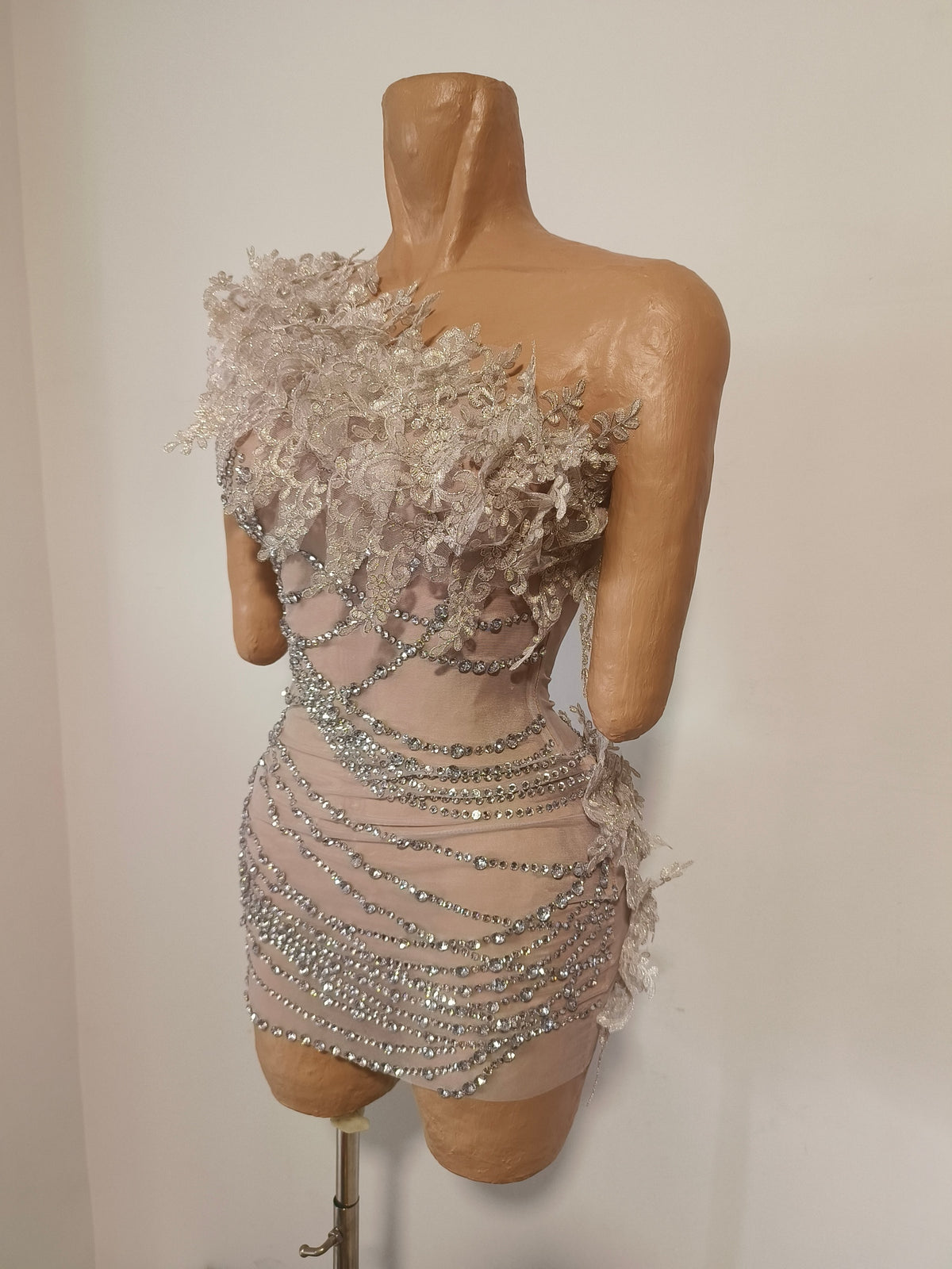 CELESINYI Tanqin Crystal Champagne Lace Mini Dress
