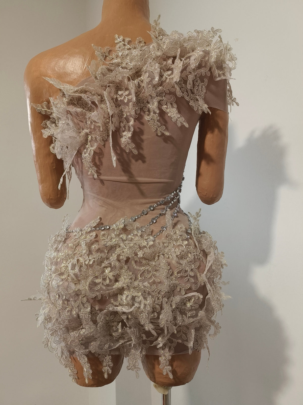 CELESINYI Tanqin Crystal Champagne Lace Mini Dress