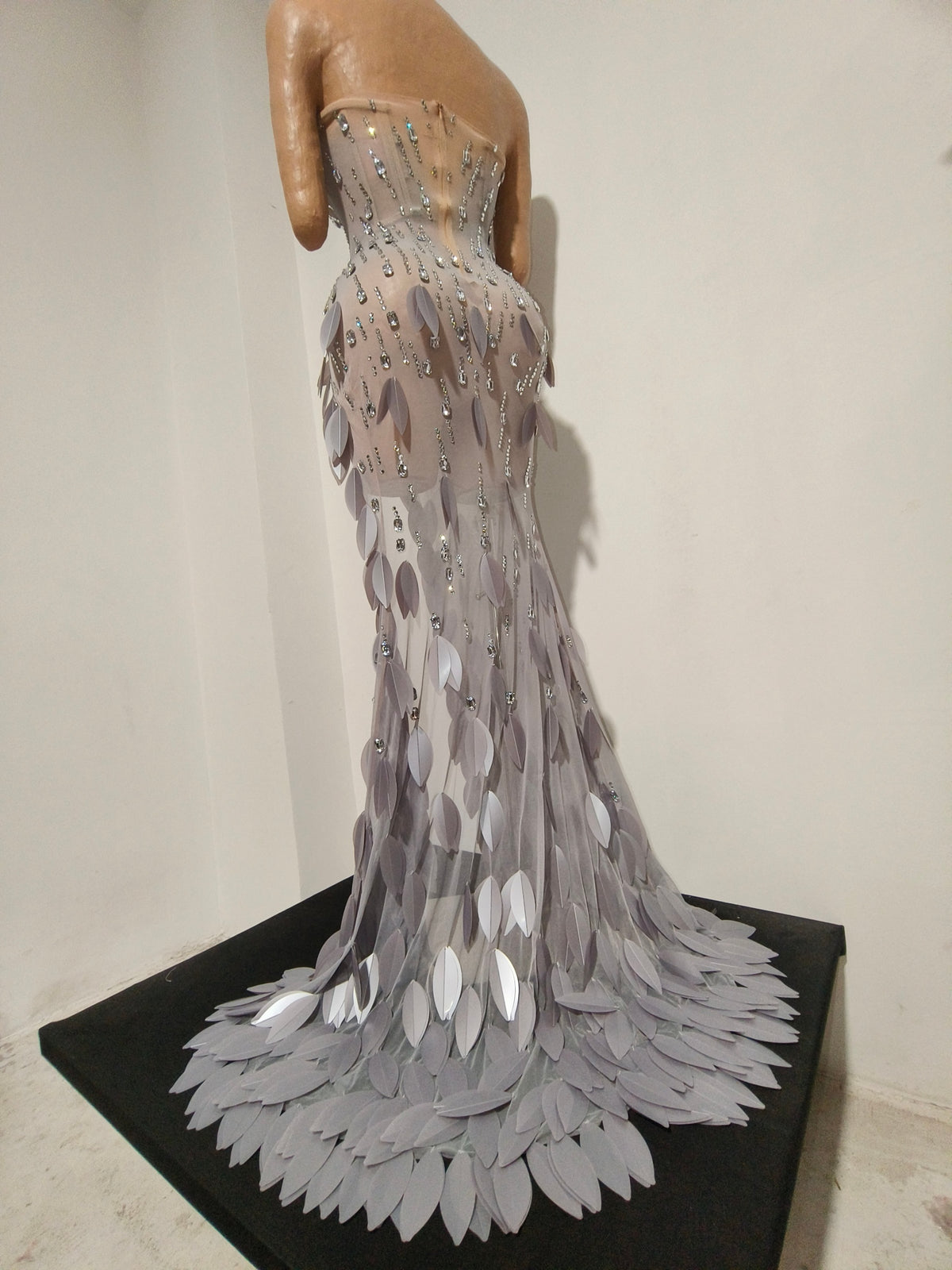 CELESINYI Shenniao Crystal Feather Train Gown