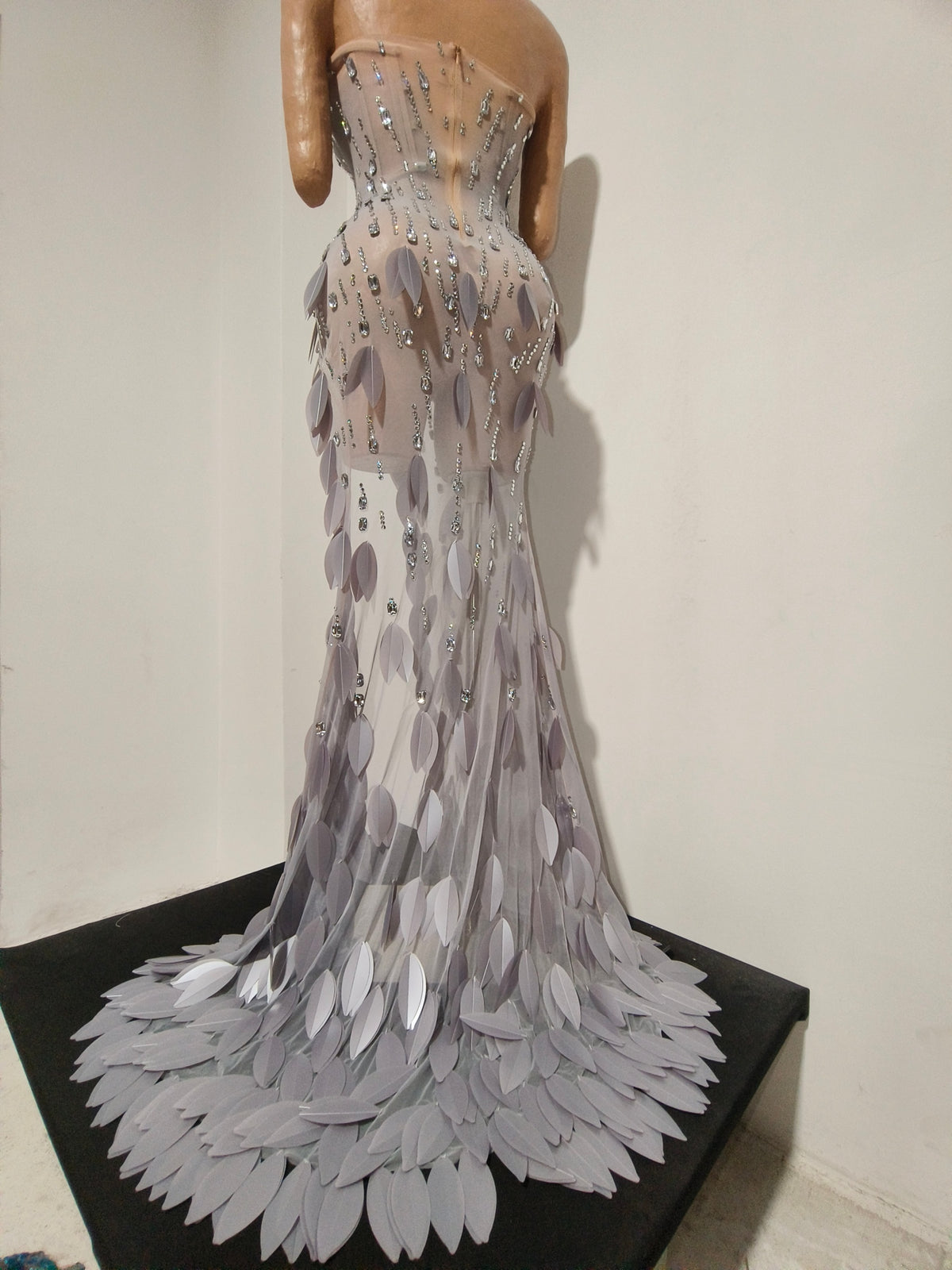 CELESINYI Shenniao Crystal Feather Train Gown