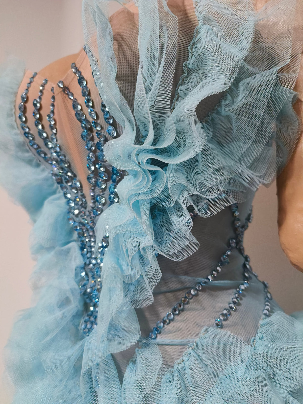 CELESINYI Liangkuai Crystal Sky Blue Ruffled Bodysuit
