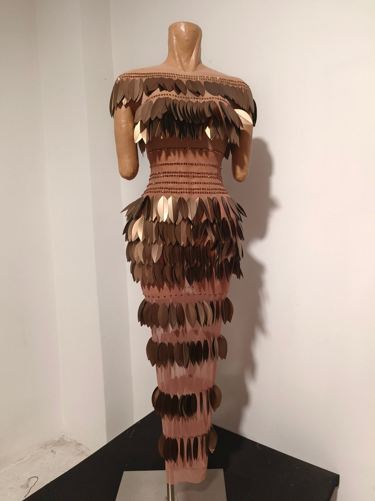 CELESINYI Feizhou Crystal Bronze Scale Gown