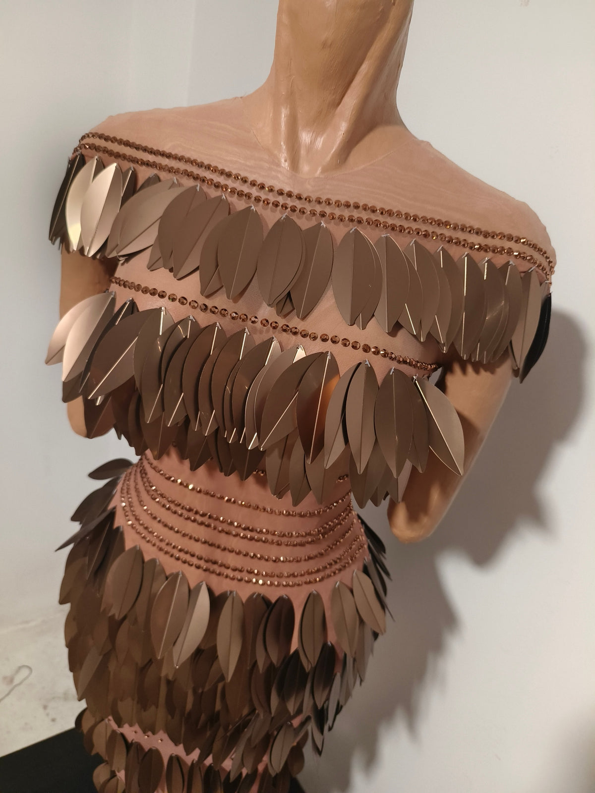 CELESINYI Feizhou Crystal Bronze Scale Gown