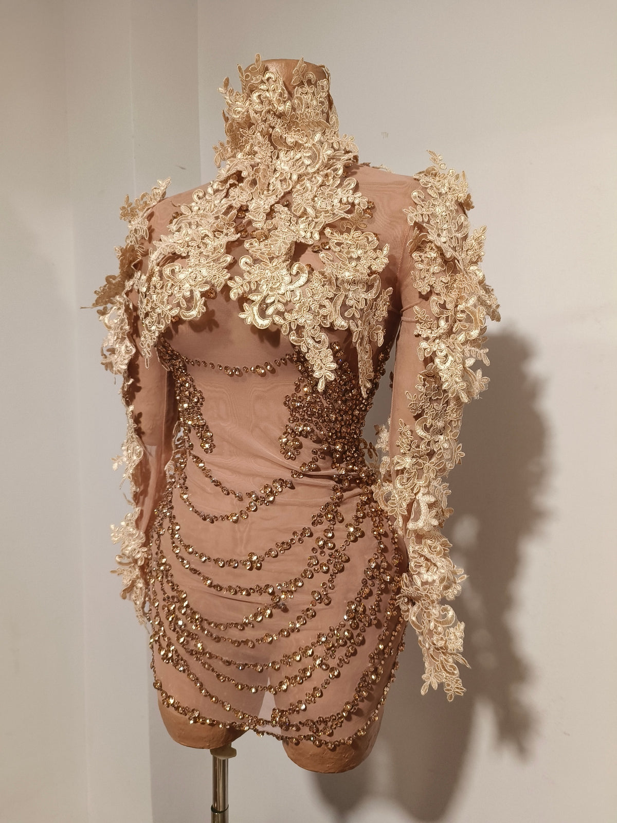 CELESINYI Jinghua Crystal Champagne Lace Mini Dress