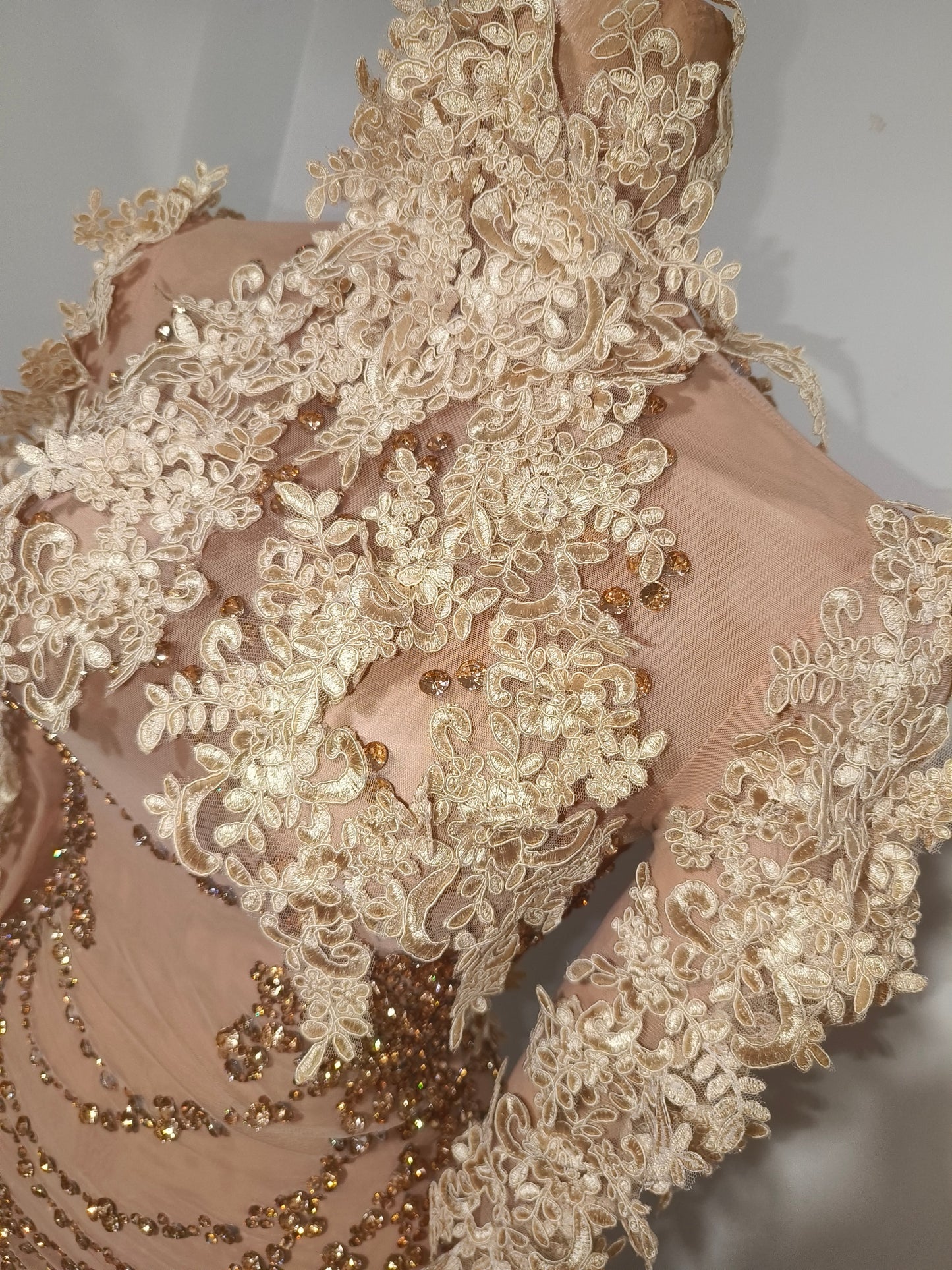 CELESINYI Jinghua Crystal Champagne Lace Mini Dress