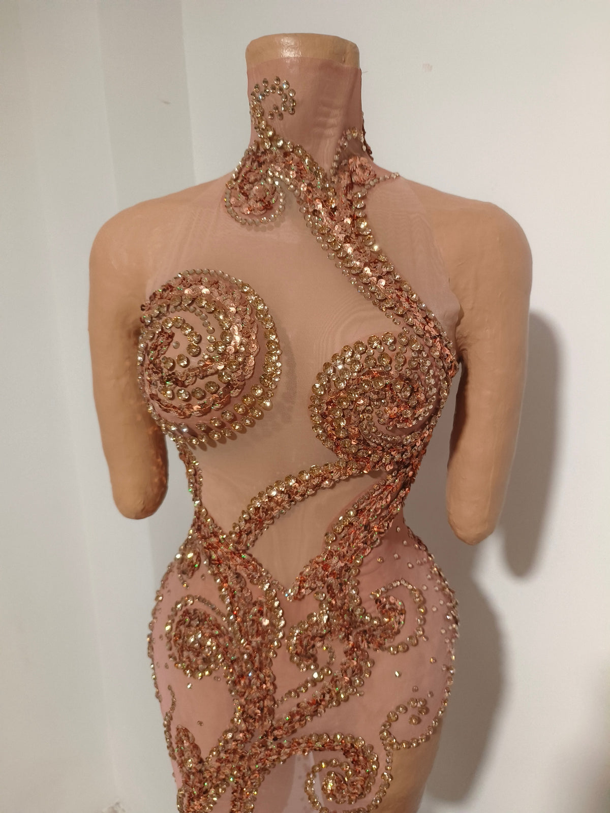 CELESINYI Qiuyue Crystal Bronze Filigree Train Gown
