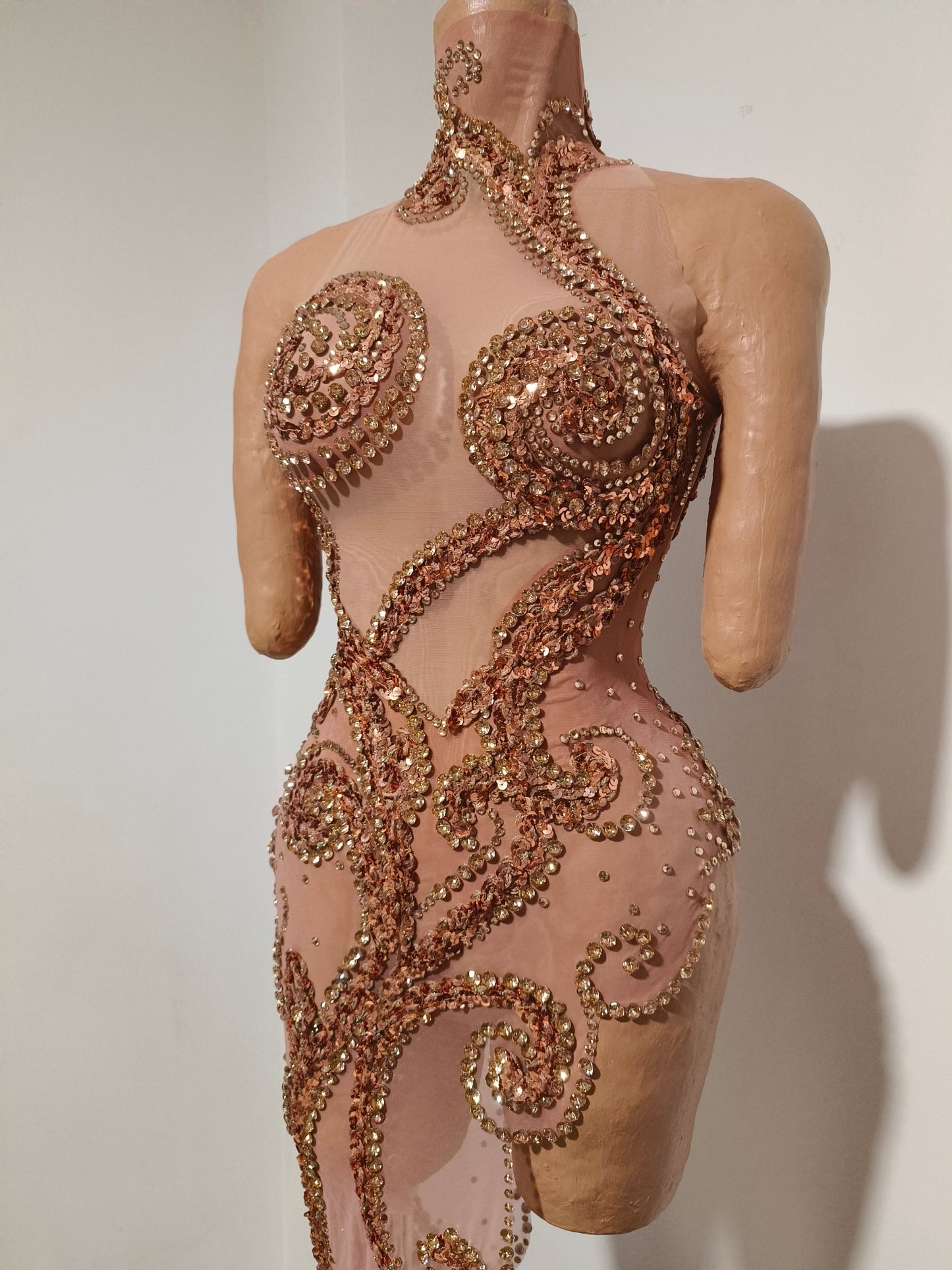 CELESINYI Qiuyue Crystal Bronze Filigree Train Gown