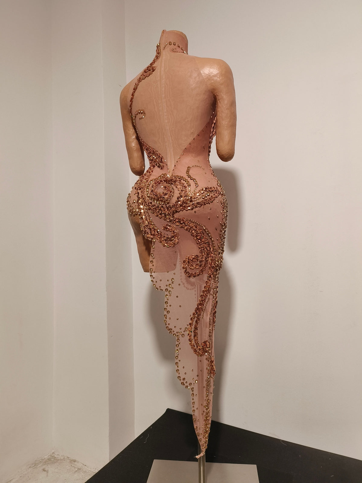CELESINYI Qiuyue Crystal Bronze Filigree Train Gown