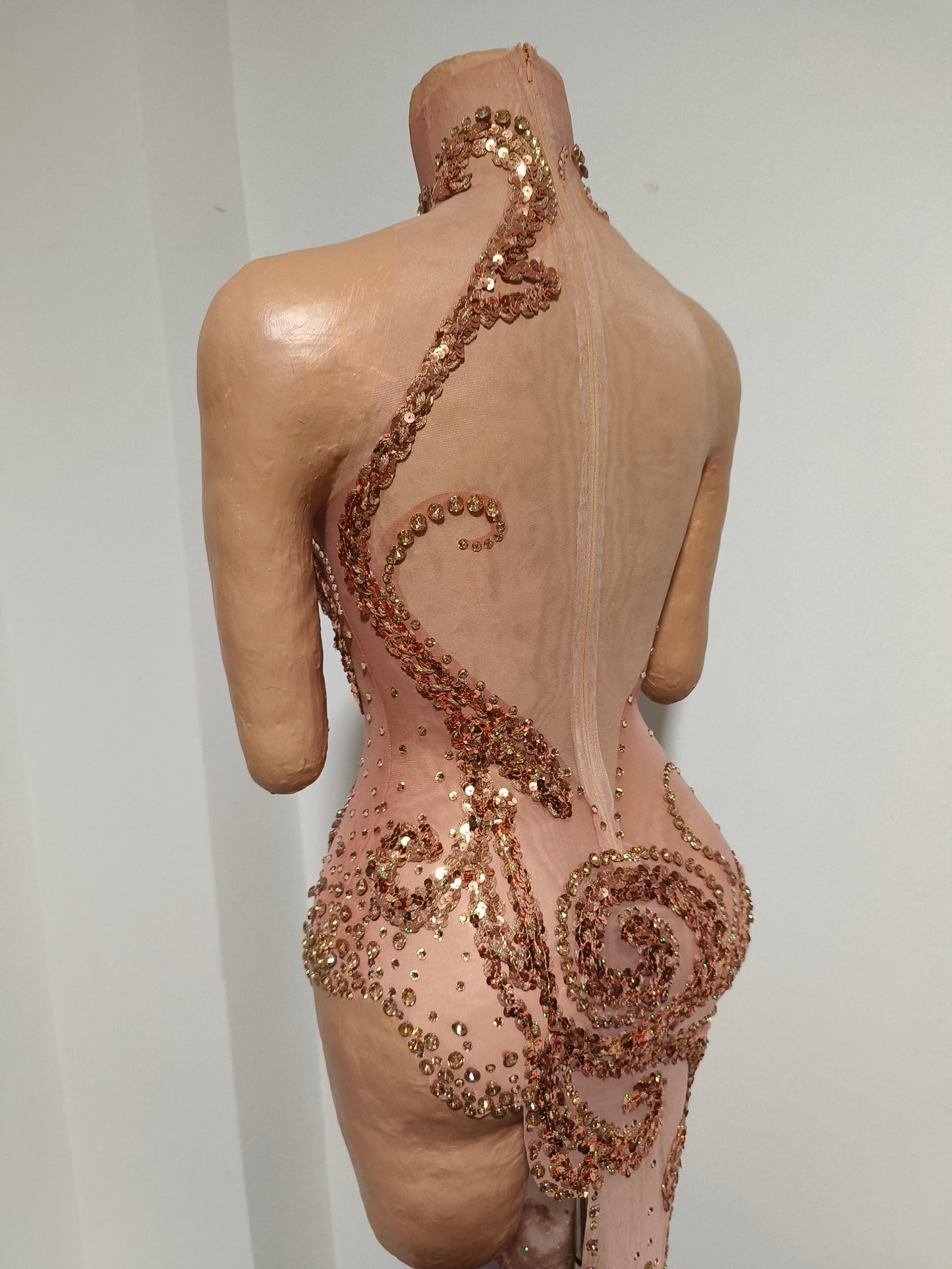CELESINYI Qiuyue Crystal Bronze Filigree Train Gown