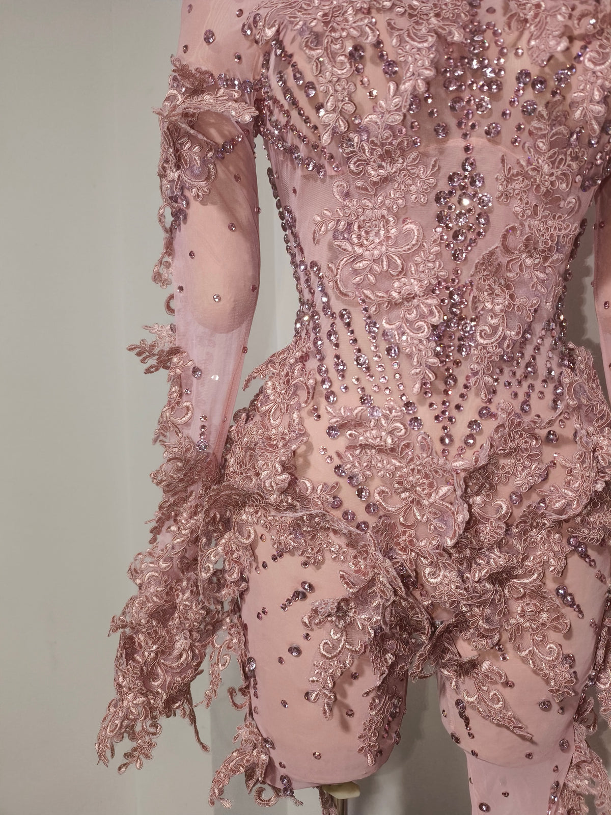 CELESINYI Chuntao Crystal Pink Floral Bodysuit