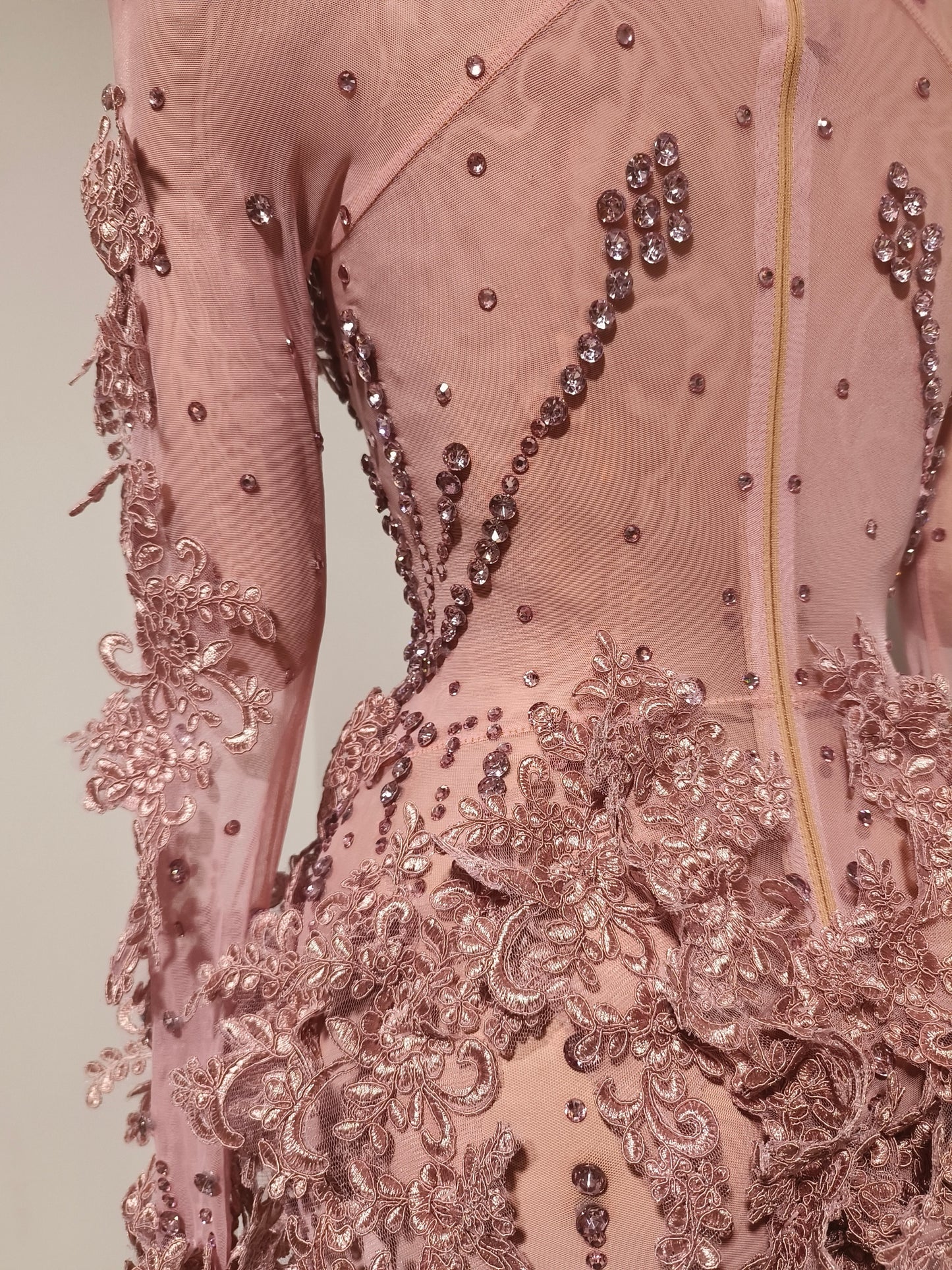 CELESINYI Chuntao Crystal Pink Floral Bodysuit
