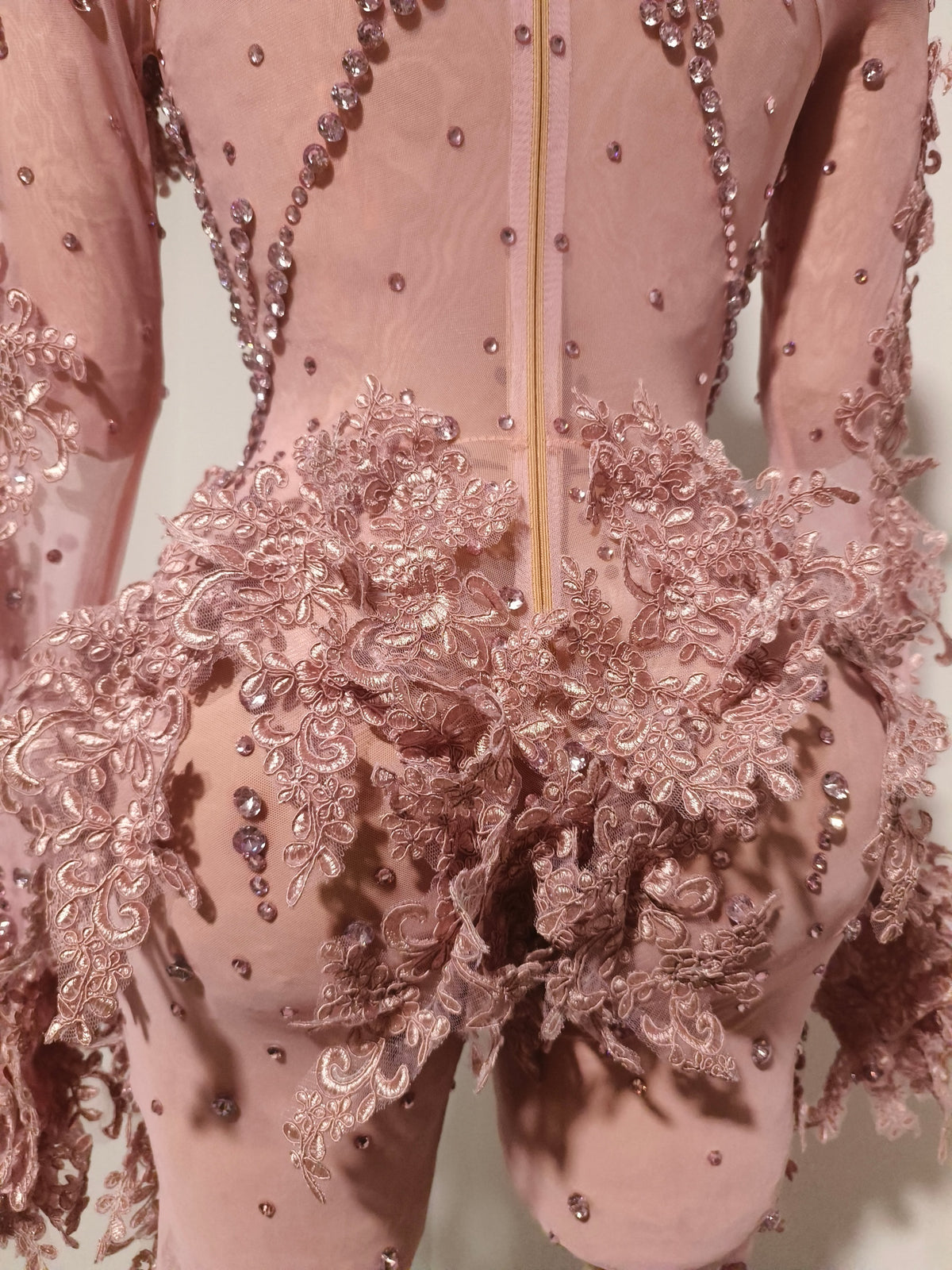 CELESINYI Chuntao Crystal Pink Floral Bodysuit