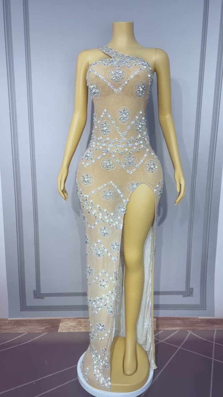 CELESINYI Liulunhua Crystal Flower One-Shoulder Gown